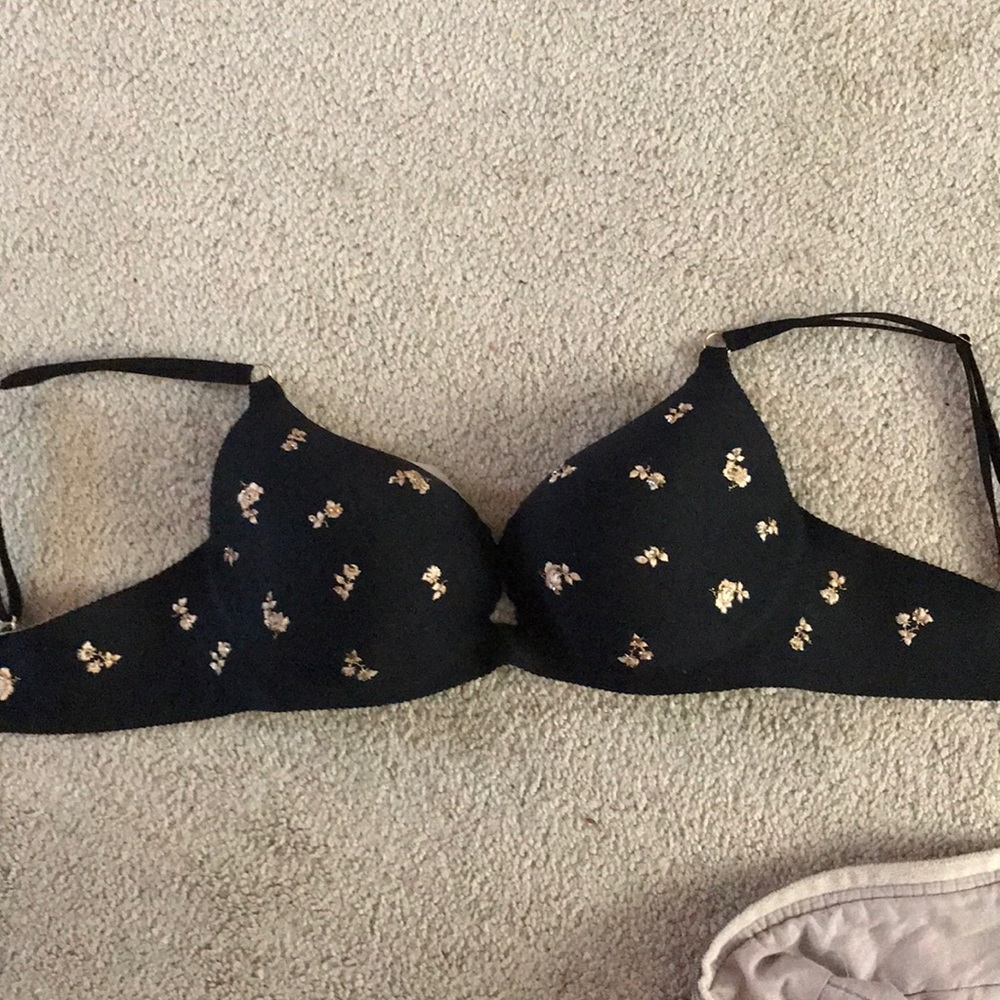 Victoria’s Secret secret embrace push up bra